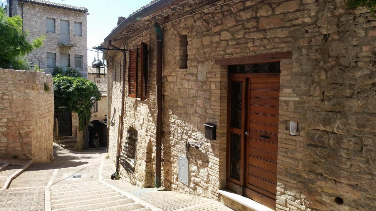 Camere Santa Chiara Assisi Luaran gambar