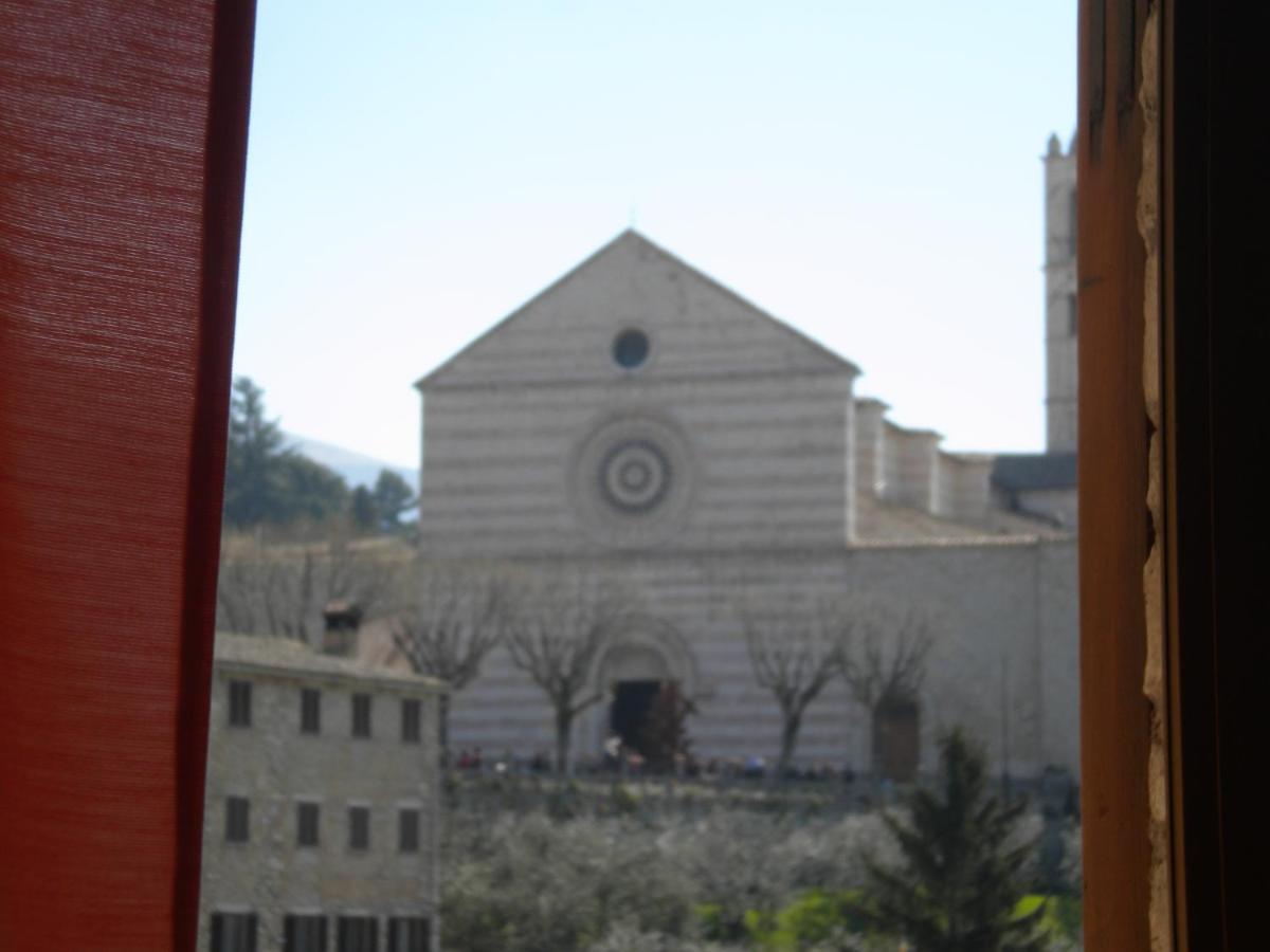 Camere Santa Chiara Assisi Luaran gambar