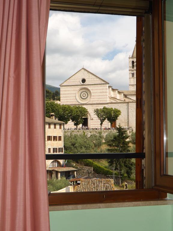 Camere Santa Chiara Assisi Bilik gambar