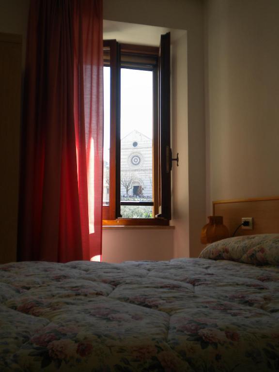 Camere Santa Chiara Assisi Bilik gambar